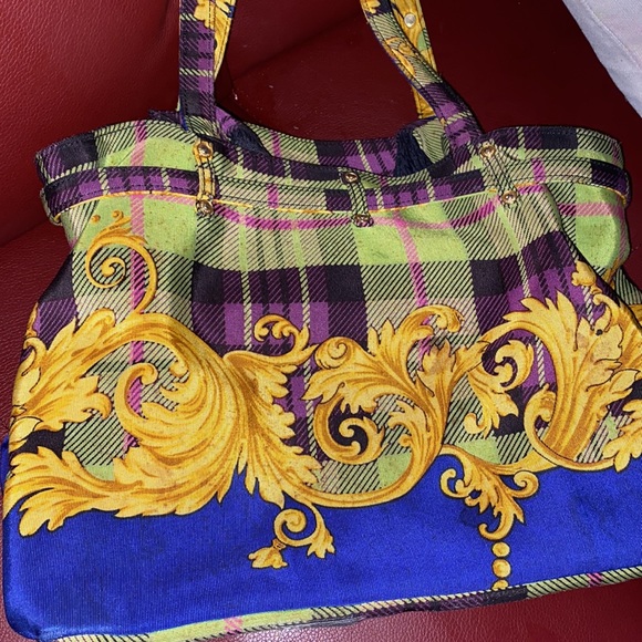 Gianni Versace - Picture 4 of 5